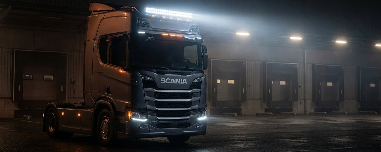 Rampe LED droite double rangée Next‑Tech pour camion 24V, barre lumineuse allumée haute puissance montée sur un camion