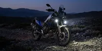 Kit de phares LED longue portée 100w 60mm rond fixation crash bars et mode flash stroboscope - monté sur moto.