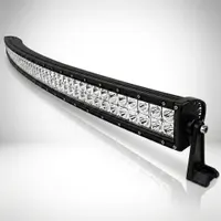 barre LED incurvée 240w Next‑Tech pour camion sur fond studio blanc, vue de 3/4 double rangée de lentilles éteinte