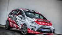 Ford Fiesta rallye Total équipée de rampes LED 72W Barre LED sur capot et calandre
