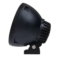 Phare LED spot 30W vue de profil, boîtier aluminium noir avec ailettes de refroidissement et support de fixation