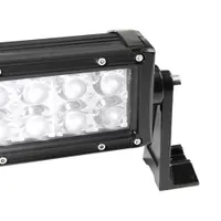 Gros plan support de montage et extrémité barre LED 96 leds CREE éteinte