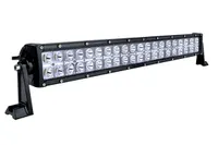 Rampe LED quad 120W 550mm en perspective latérale avec optiques claires et étriers de montage robustes