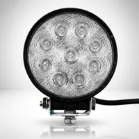 Projecteur de travail LED 27W rond 9 LED, vue studio de face sur fond blanc, Next-Tech