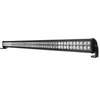 Barre LED 300W 1350mm vue trois-quarts avant, boîtier aluminium noir et optiques double rangée pour véhicule rallye