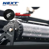 Gros plan barre LED Next-Tech sous la pluie, event anti-humidite haute performance sur vehicule off-road