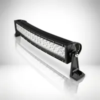 barre LED incurvée double rangée Next‑Tech 120W 550mm sur fond studio blanc, vue 3/4 avec support de fixation noir